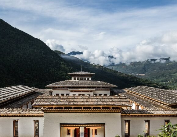 luxury hotel in bhutan